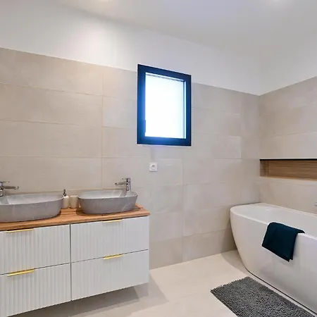 Holiday home Gorgeous In Les Plans Les Plans (Gard)