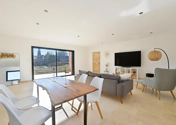 In Les Plans 펜션 *